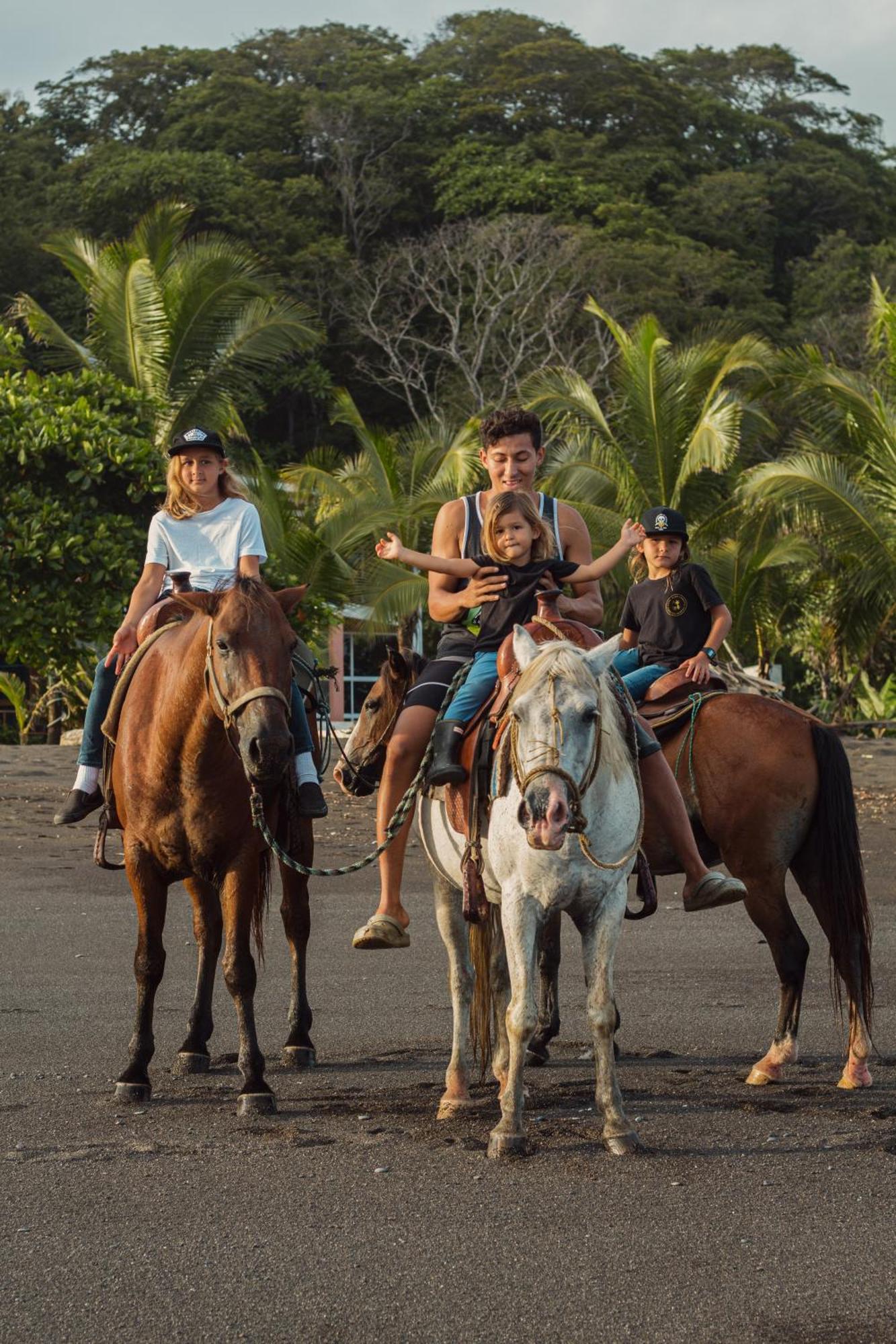 Hotel Playa カンブタル エクステリア 写真